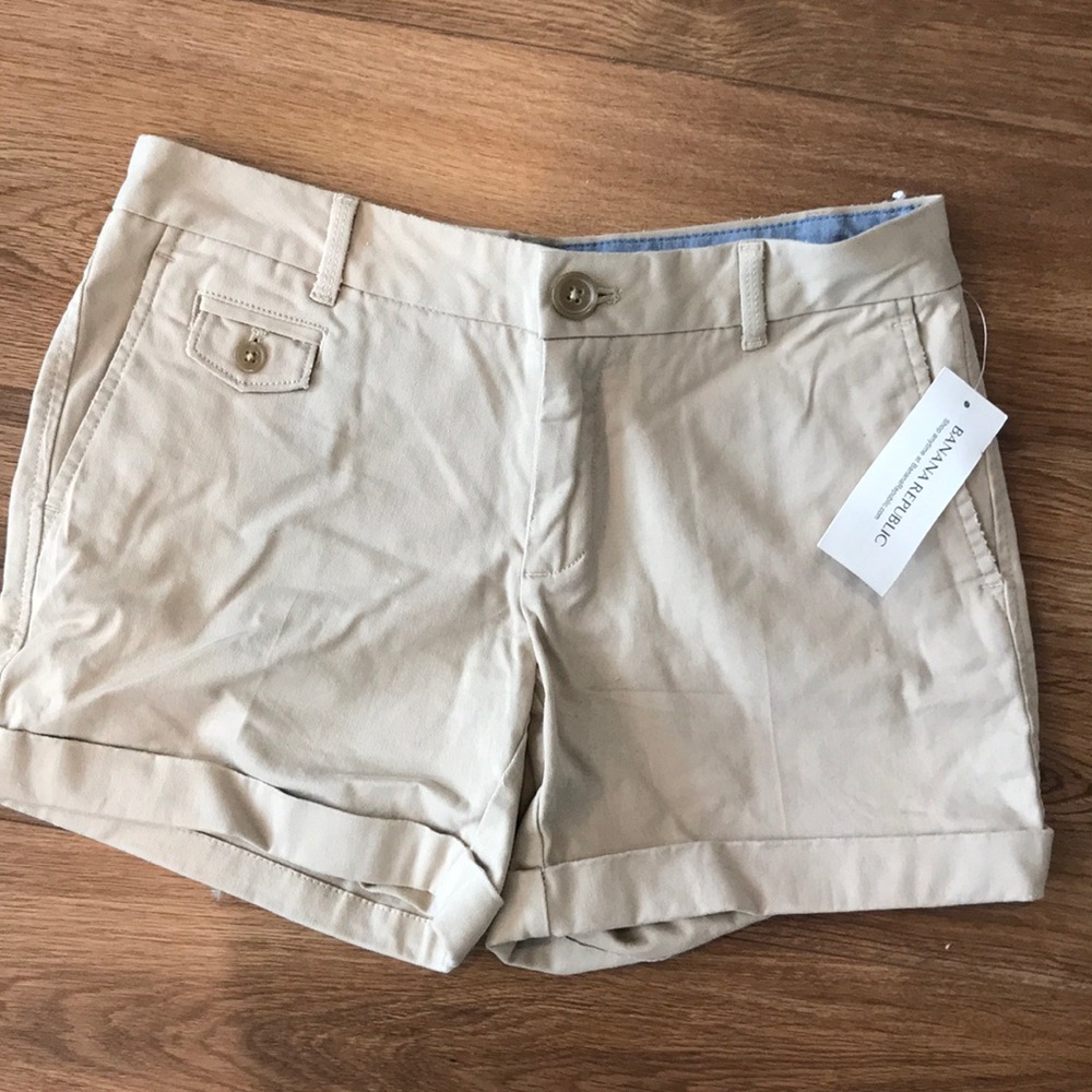 Banana republic tan shorts